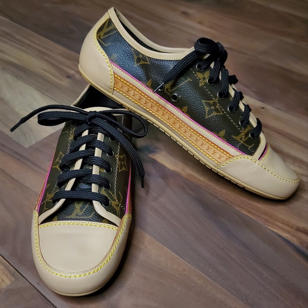 Loui Vuitton Sneakers, Size 6